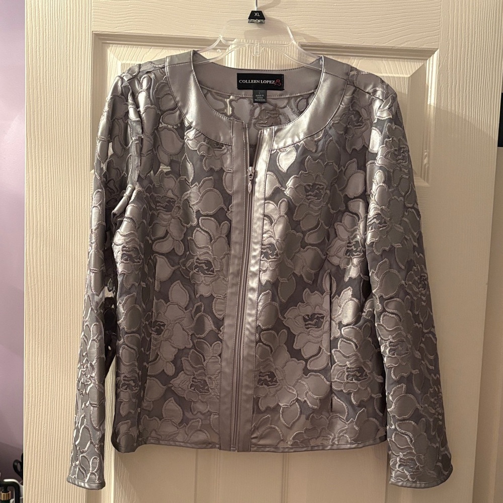 Colleen Lopez Silver Floral Jacquard Zip-Front Jacket